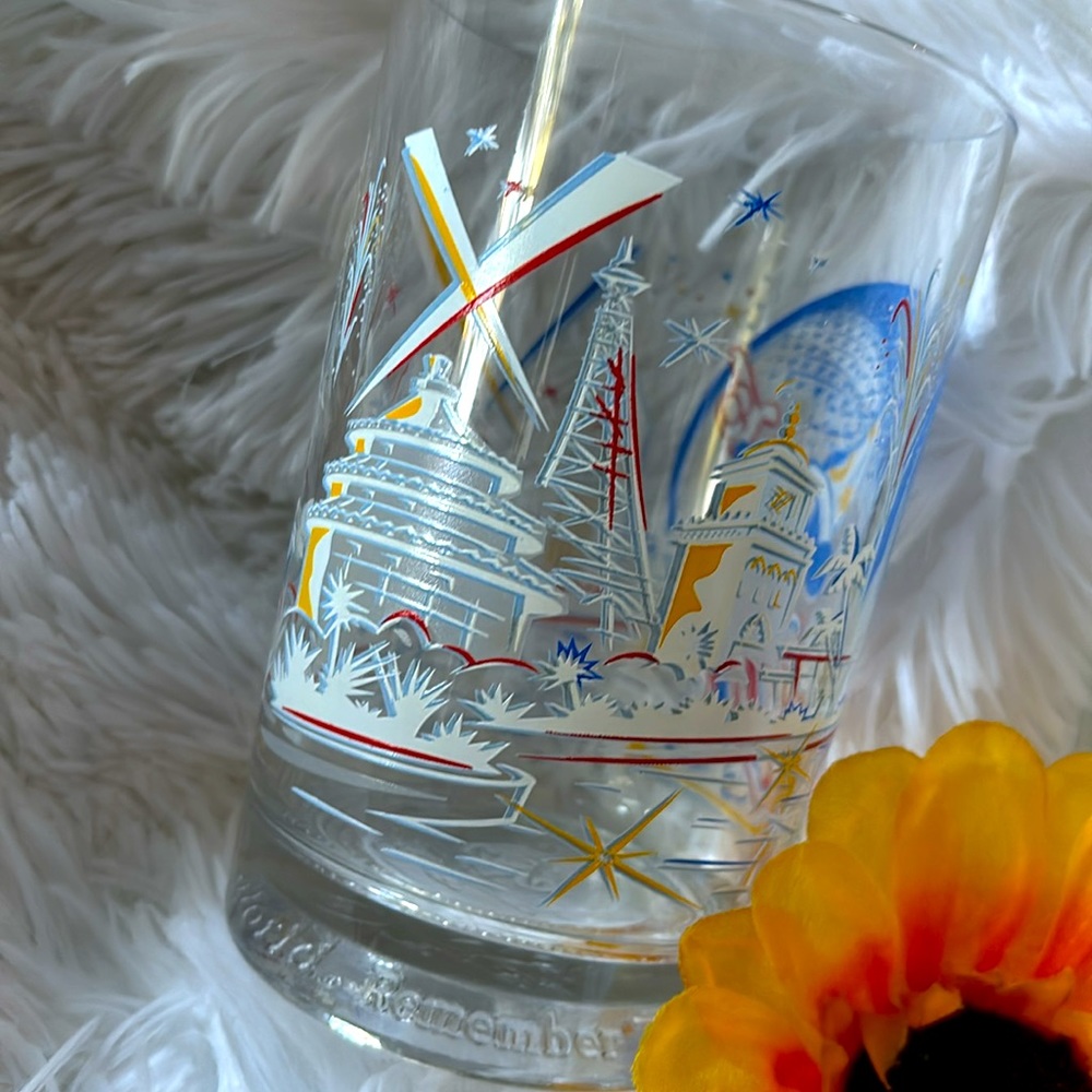McDonald’s 25th Anniversary Disney Glass - Picture 3 of 5
